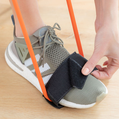 Belt with resistance bands for Glutes and Exercise Guide Bootrainer In