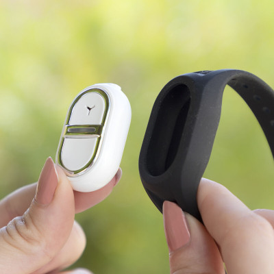 Rechargeable Mosquito-repellent Bracelet using Ultrasound Banic Innova