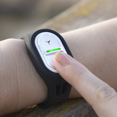 Rechargeable Mosquito-repellent Bracelet using Ultrasound Banic Innova