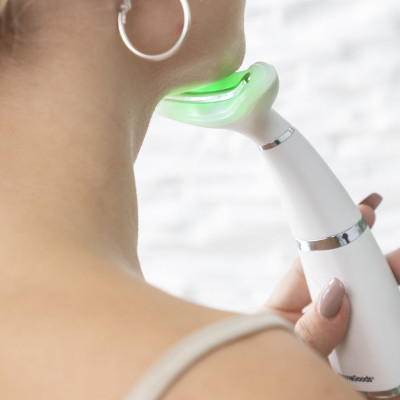 Jowl Reducer with Phototherapy, Thermotherapy and Vibration Kinred Inn Jowl Reducer with Phototherapy, Thermotherapy and Vibration Kinred Inn