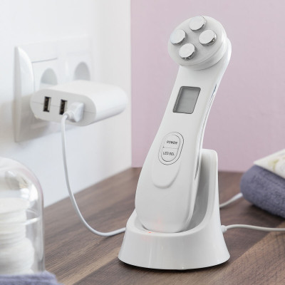 Facial Massager with Radiofrequency, Phototherapy and Electrostimulati