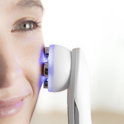 Facial Massager with Radiofrequency, Phototherapy and Electrostimulati
