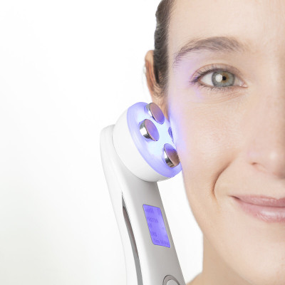 Facial Massager with Radiofrequency, Phototherapy and Electrostimulati