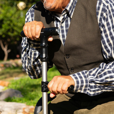 Extendable Walking Stick with LED, Alarm and Grabber Hannde InnovaGood