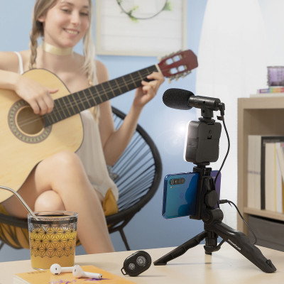 Vlogging Kit with Light, Microphone and Remote Control Plodni InnovaGo Vlogging Kit with Light, Microphone and Remote Control Plodni InnovaGo