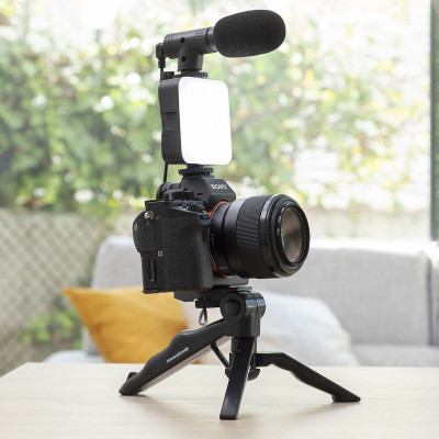 Vlogging Kit with Light, Microphone and Remote Control Plodni InnovaGo Vlogging Kit with Light, Microphone and Remote Control Plodni InnovaGo